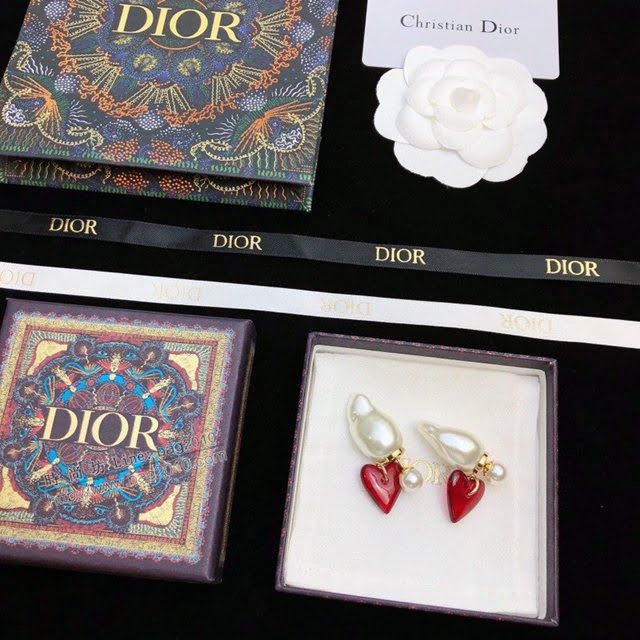 Dior飾品 迪奧經典熱銷款CD珍珠愛心耳釘耳環  zgd1473
